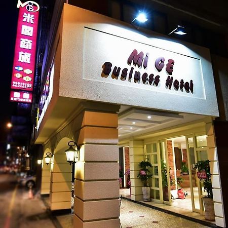 Migo Hotel Taichung Bagian luar foto