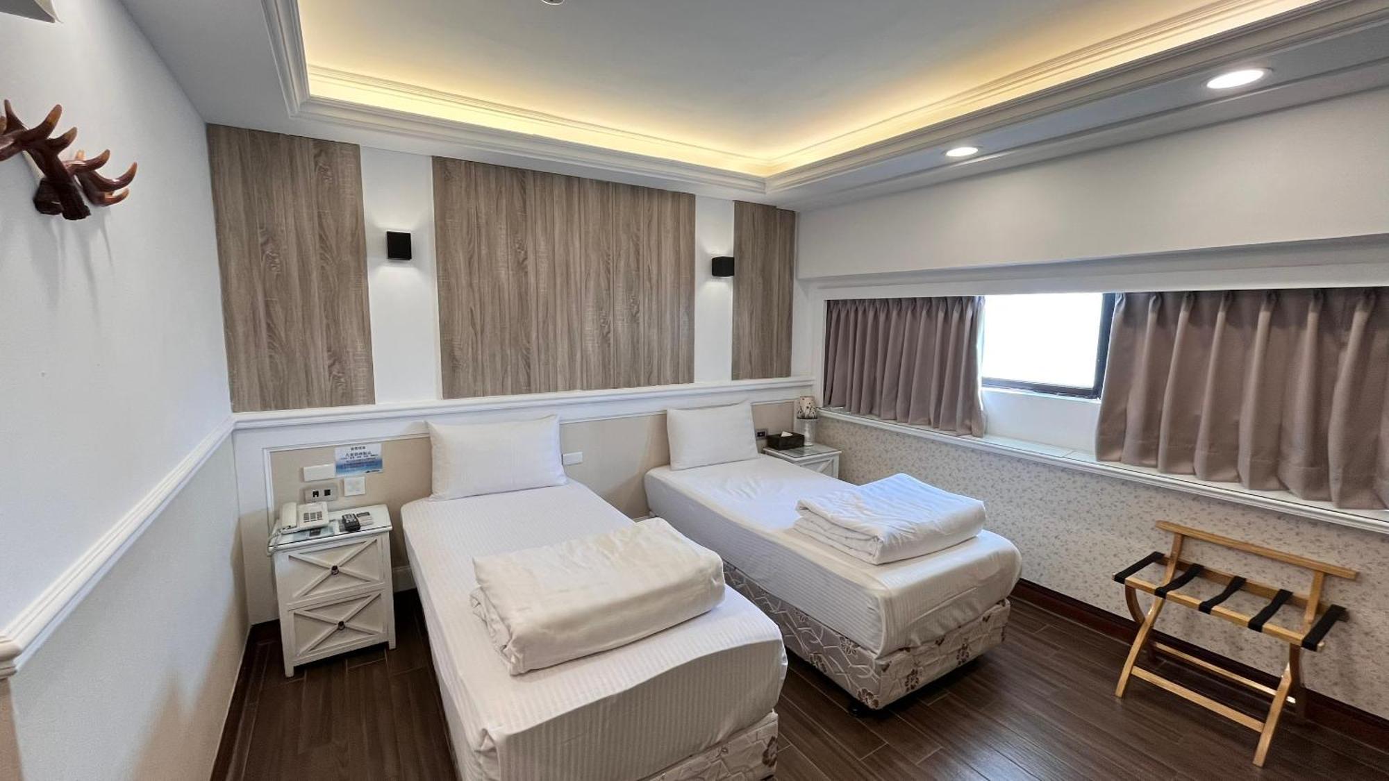 Migo Hotel Taichung Bagian luar foto