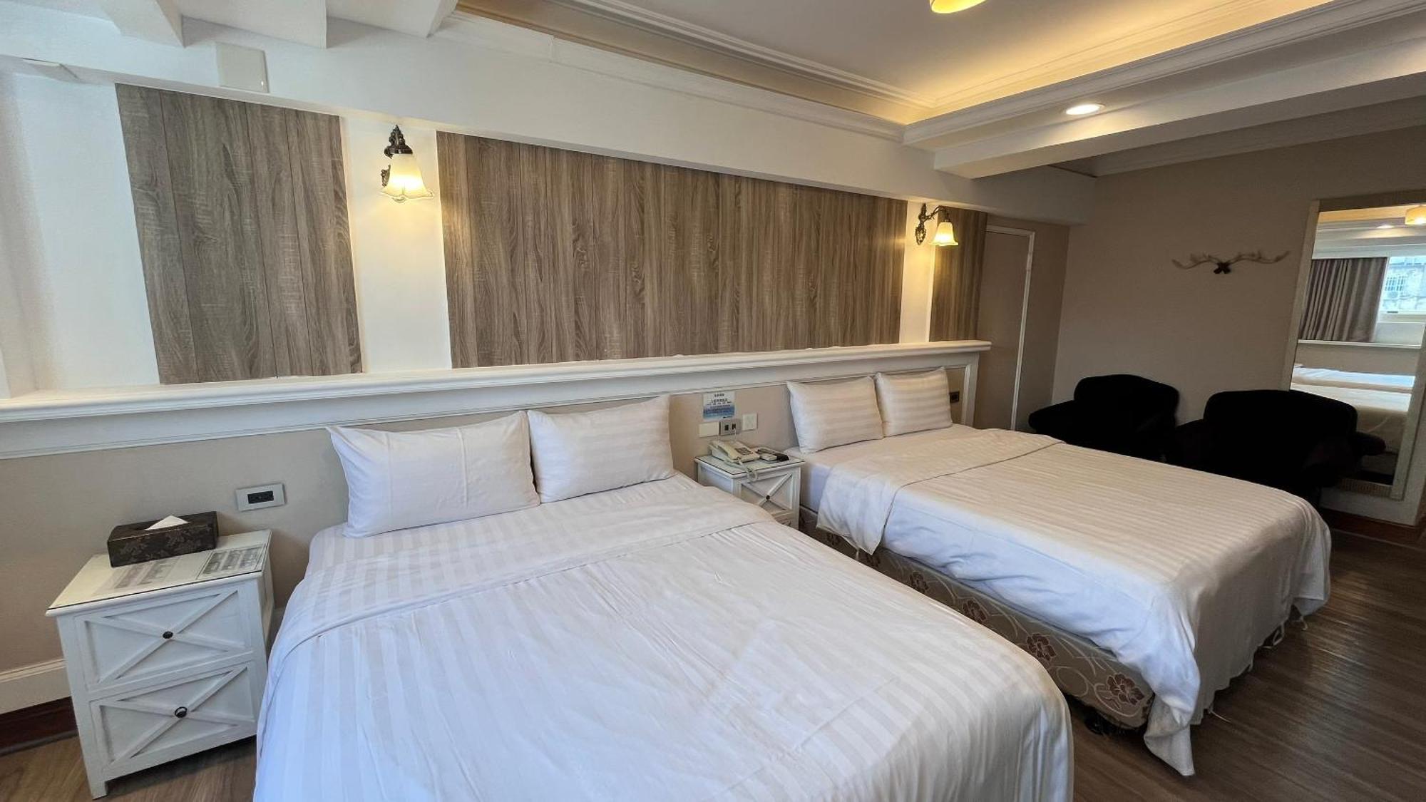 Migo Hotel Taichung Bagian luar foto