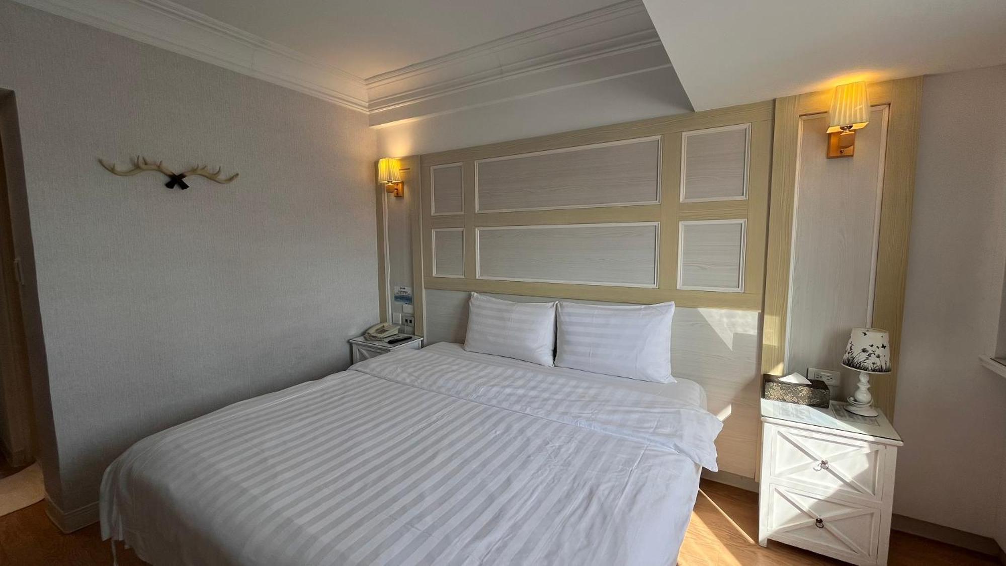 Migo Hotel Taichung Bagian luar foto