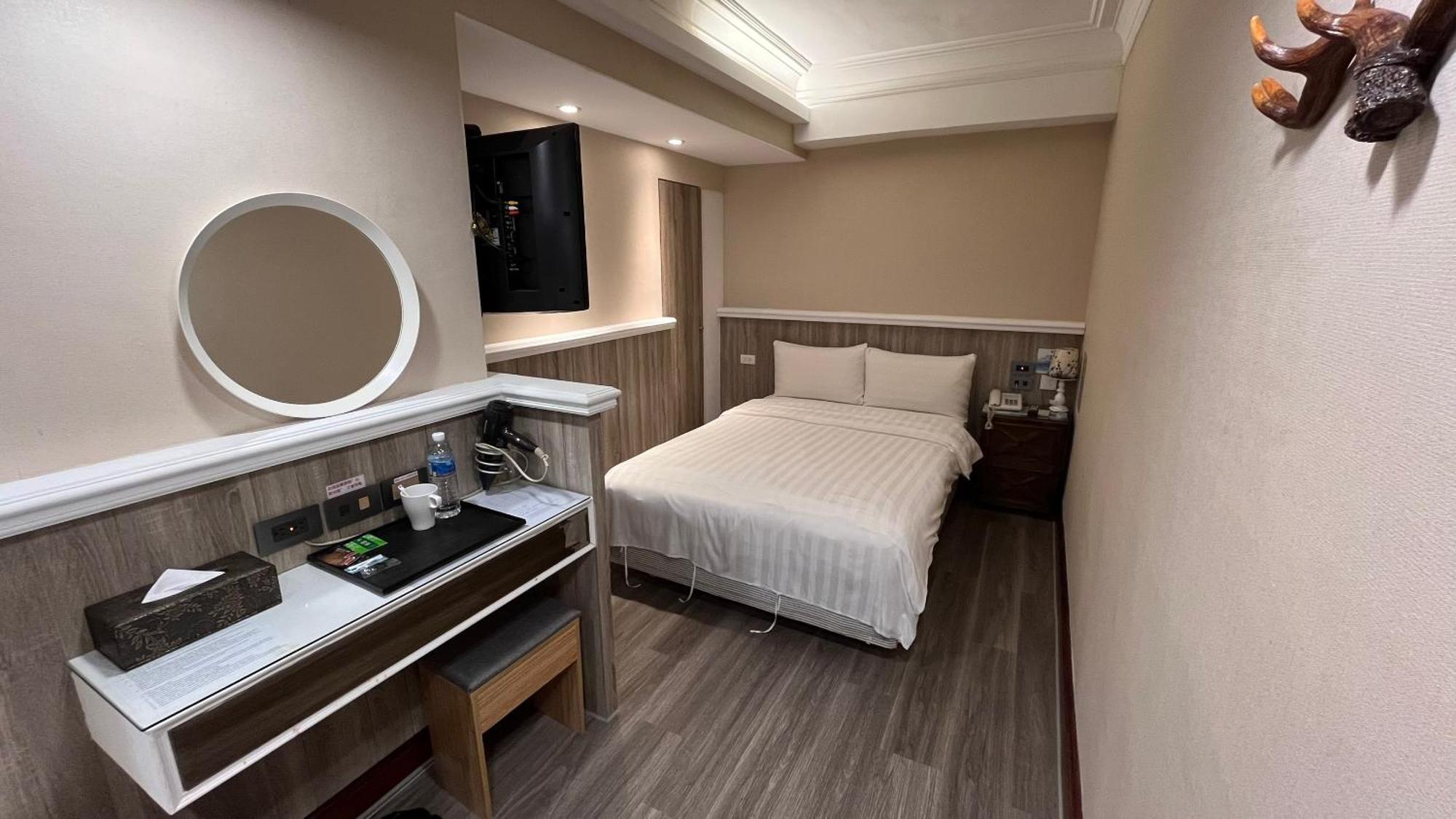 Migo Hotel Taichung Bagian luar foto
