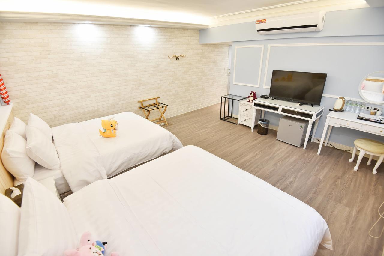 Migo Hotel Taichung Bagian luar foto
