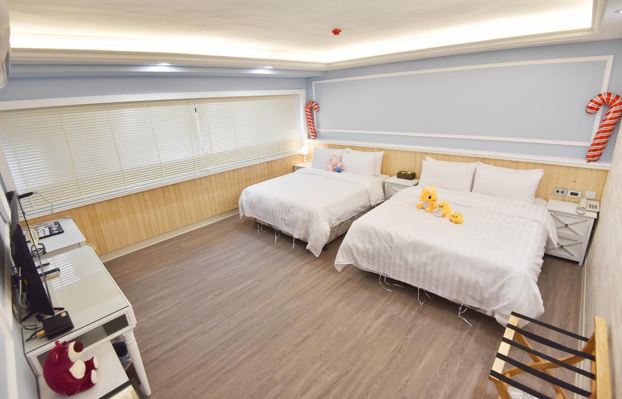 Migo Hotel Taichung Bagian luar foto