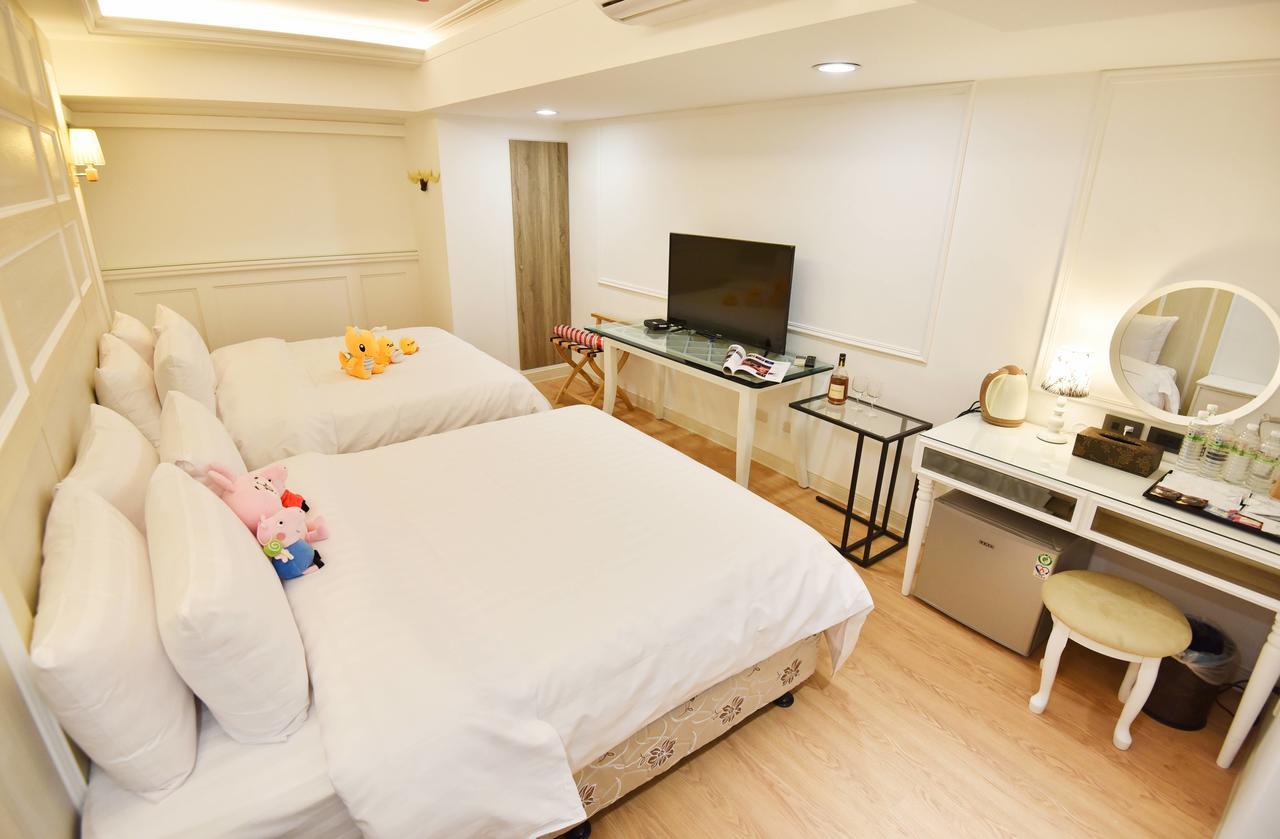 Migo Hotel Taichung Bagian luar foto