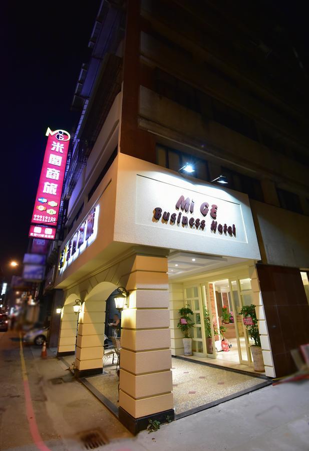 Migo Hotel Taichung Bagian luar foto