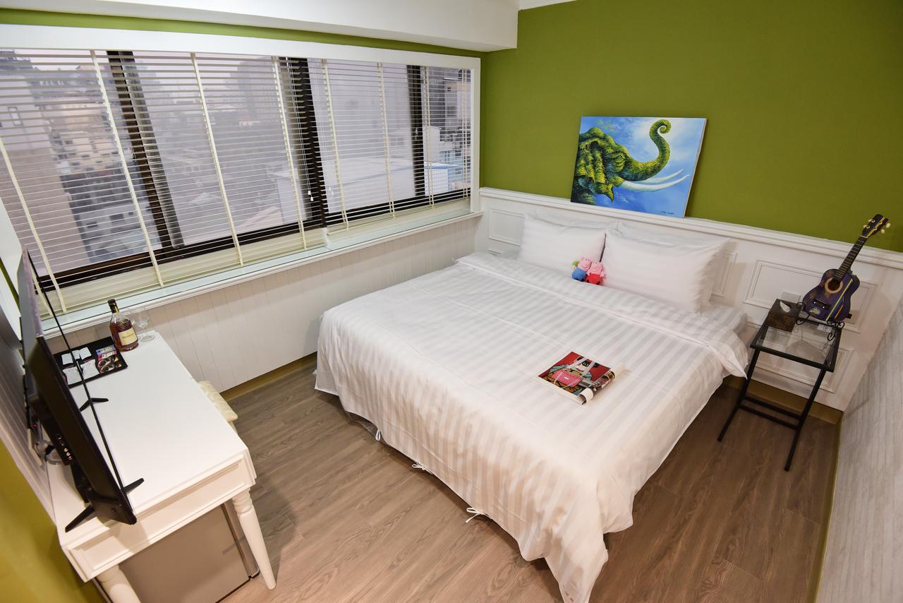 Migo Hotel Taichung Bagian luar foto