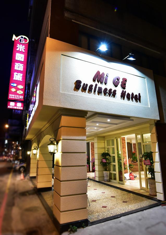 Migo Hotel Taichung Bagian luar foto